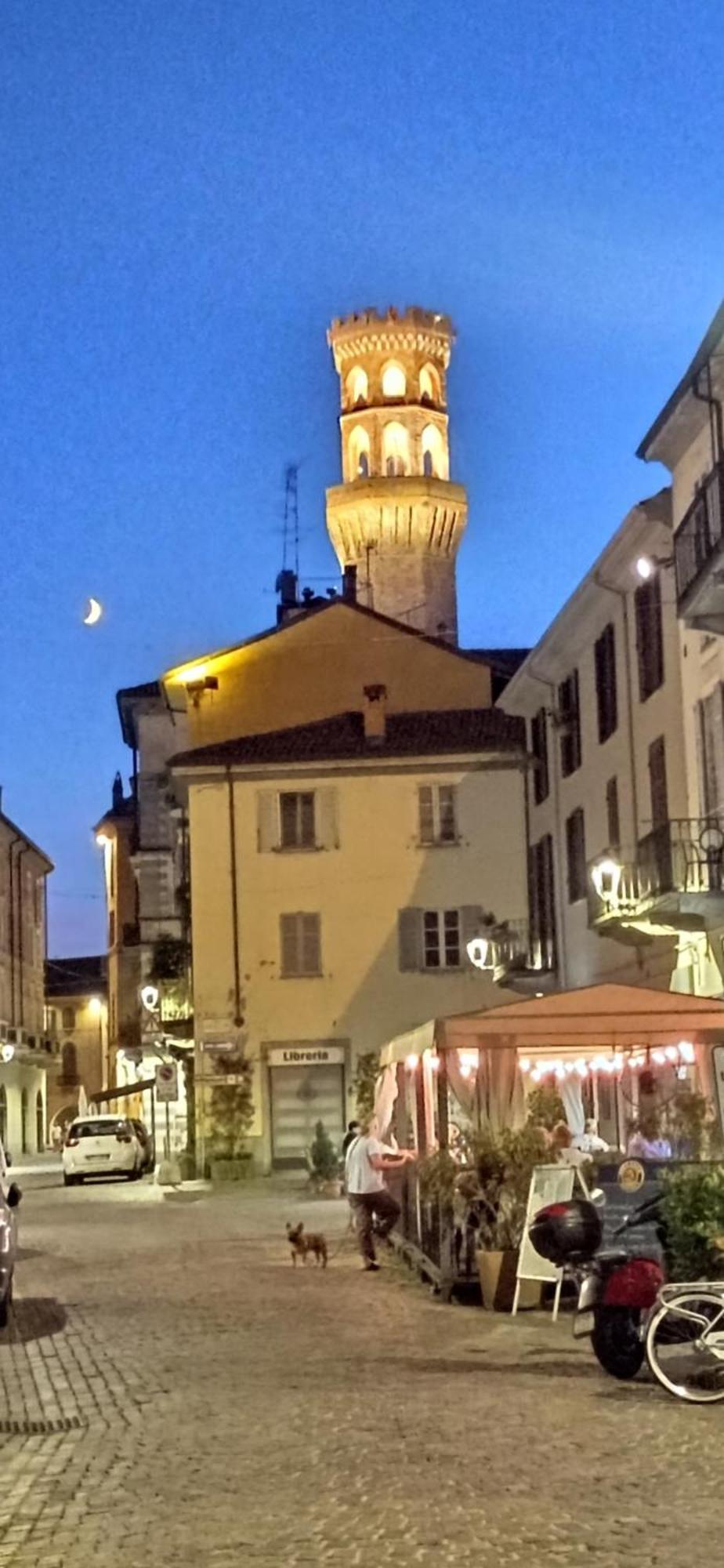 Loft Piazza Cavour Vercelli Luaran gambar